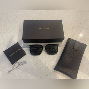 Bottega Veneta oversized sunglasses